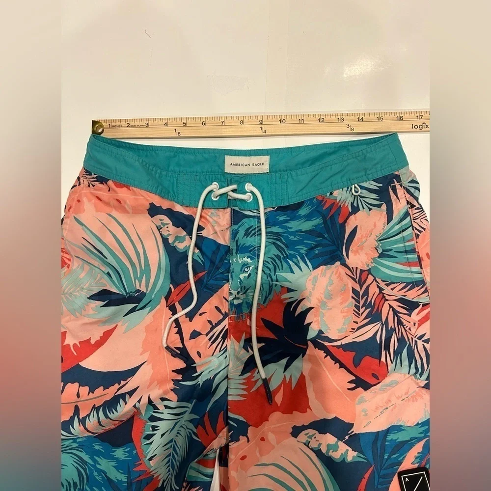 American Eagle Swim Trunks Men’s Medium Tropical Lion Blue Pink Beach